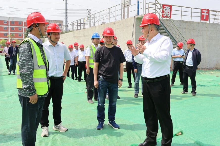 泰州市金東城市建設投資集團黨委書記、董事長陳祥到姜堰項目檢查指導工作.jpg